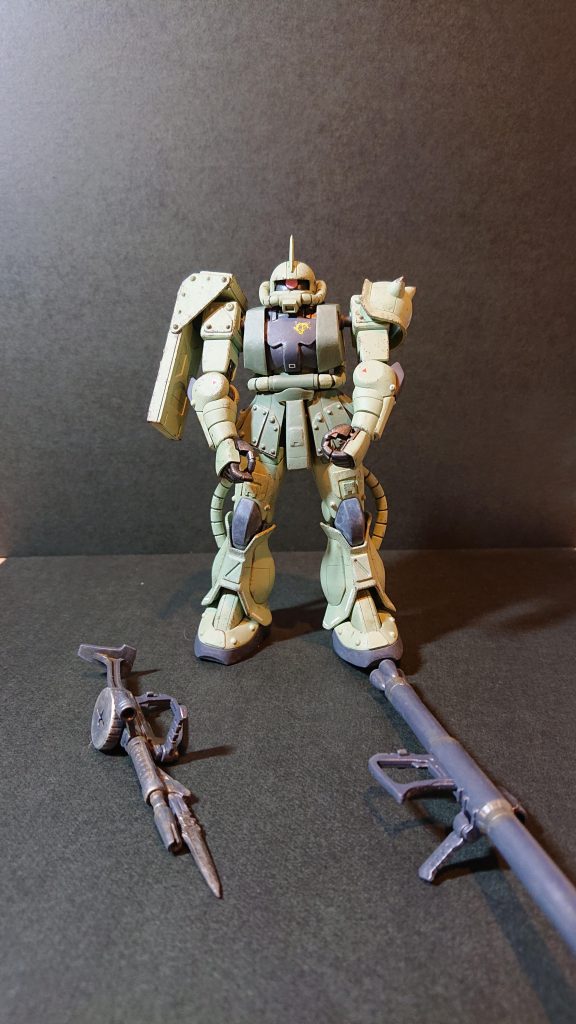 付属のモノアイシールをマスキングの代わりに使用中。粘着が残ったので面倒なことになったのでもうしません。 