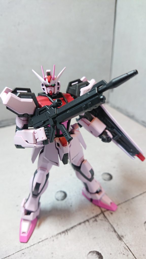 ライフルは付属のストライク用と、好みでアストレイ用の2種用意しました。