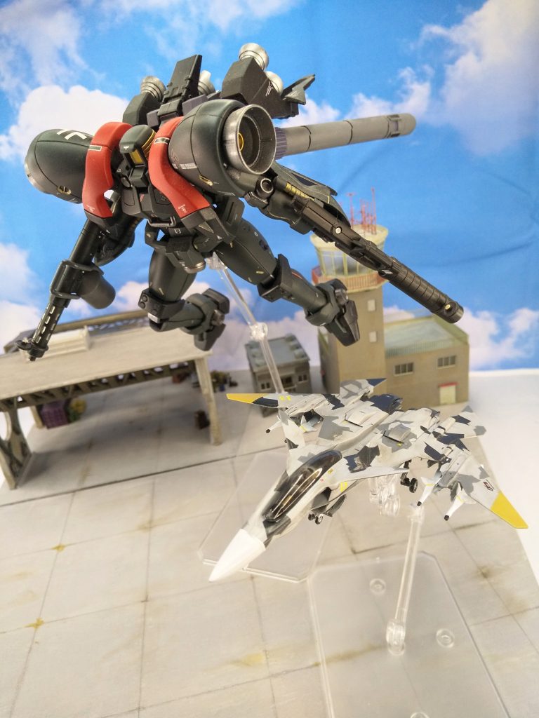 Yellow13がそもそもBf109の塗装をモチーフにしているので、このリーオーとは架空ドイツ軍セットということでw