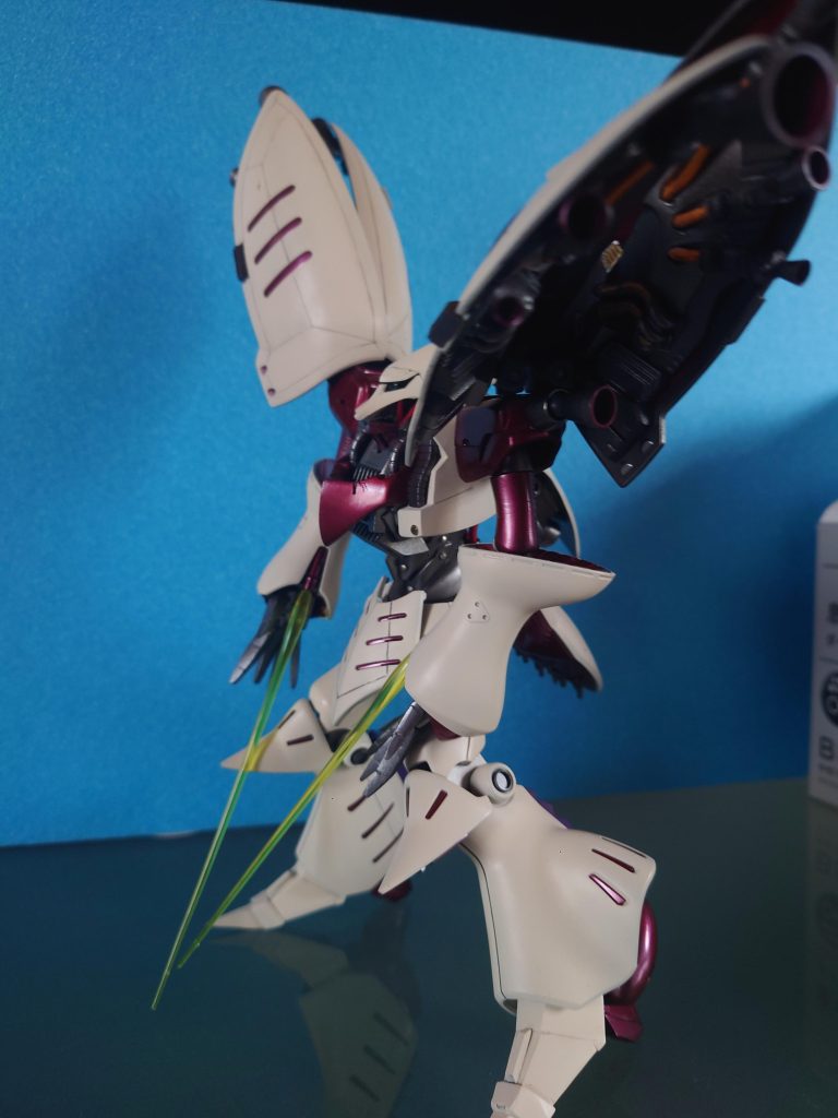 横から、バインダー内はスラスター増やしてパイプ風に…