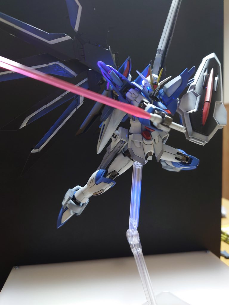 HGライジングフリーダム–3枚目/制作者:@Kazon1221