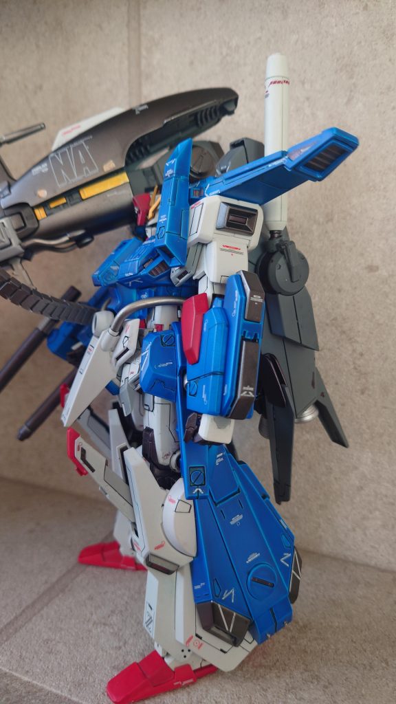 塗り分け等はホビージャパンの作例を参考にしました。