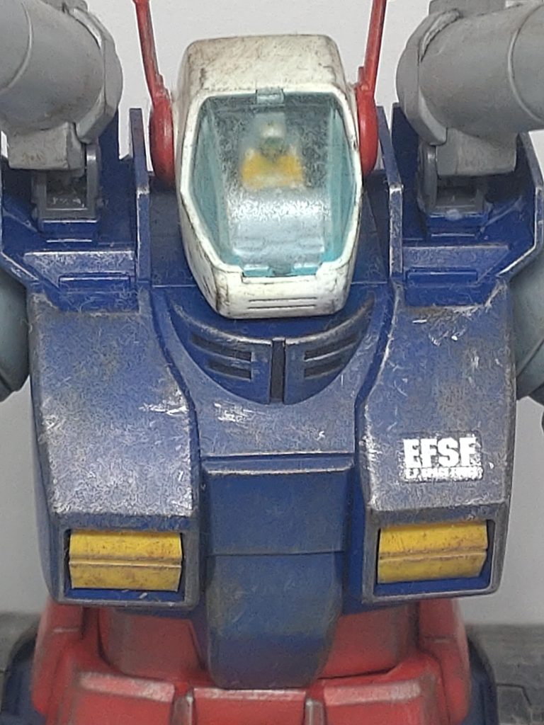 パイロットも何となく塗り分けてます。