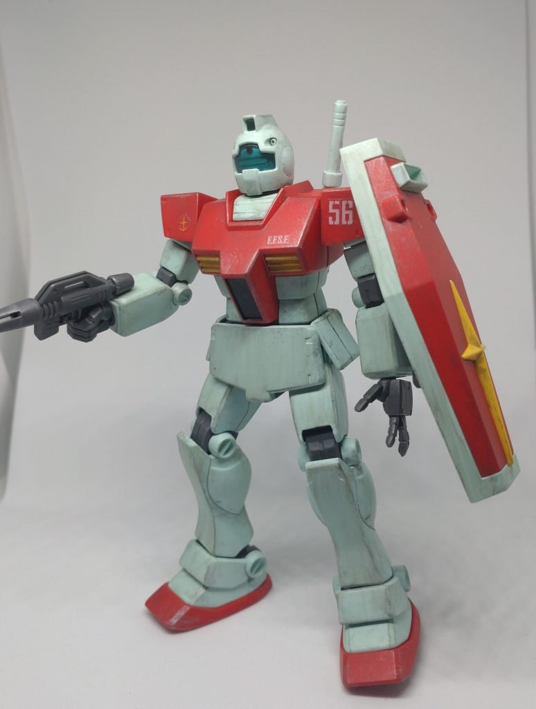 ビームスプレーガンを構えて。