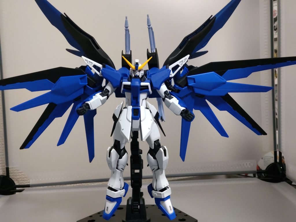 去年投稿したときに出来なかった全体像。羽展開したら自立は出来ません。