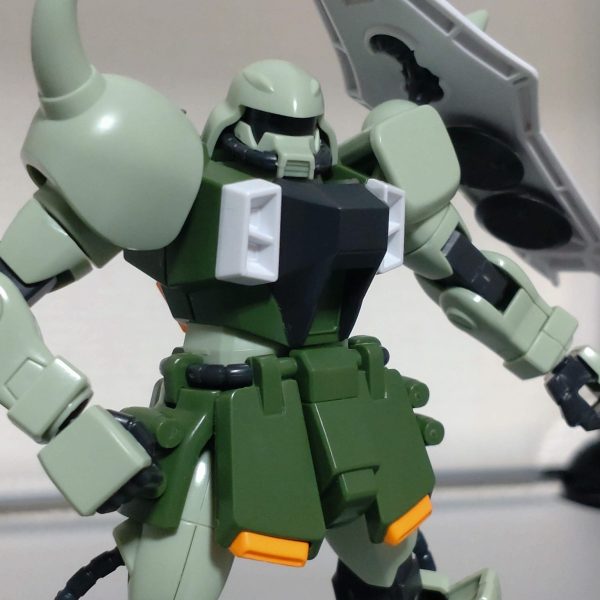 種ザク素組みの姿