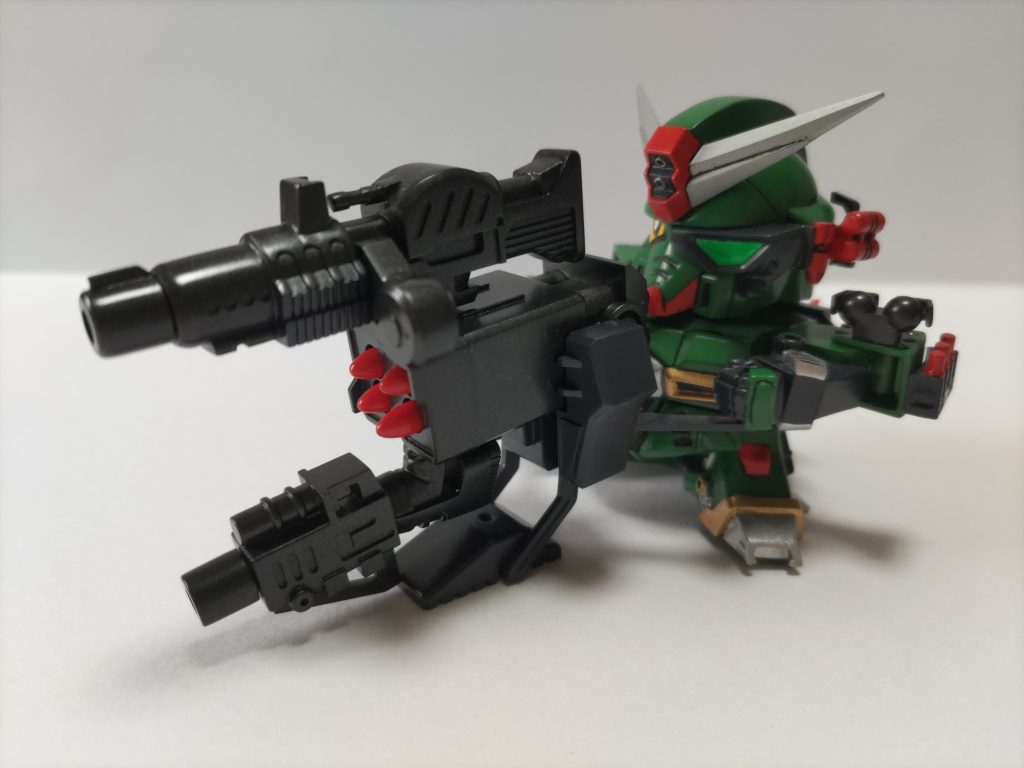 メガバズーカランチャーネタとして、ヘビーアームズとレオパルド、サーペントのカラーを思い付いたのですが･･･　　　　　　　　(ファーストのトリコロールは他の方がやられていたので)ちなみに、ムシャガンダムもベースのMk-Ⅱからエゥーゴとティターンズ、外伝から風騎士、嵐騎士のカラーをやりたかった･･･どなたか、やって貰えませんかね？