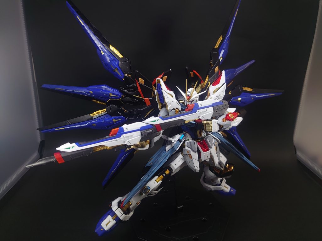 塗装はアクリジョンを使用しています。塗料の消費が半端なかった💦デカすぎて撮影ブースに入りきらないw