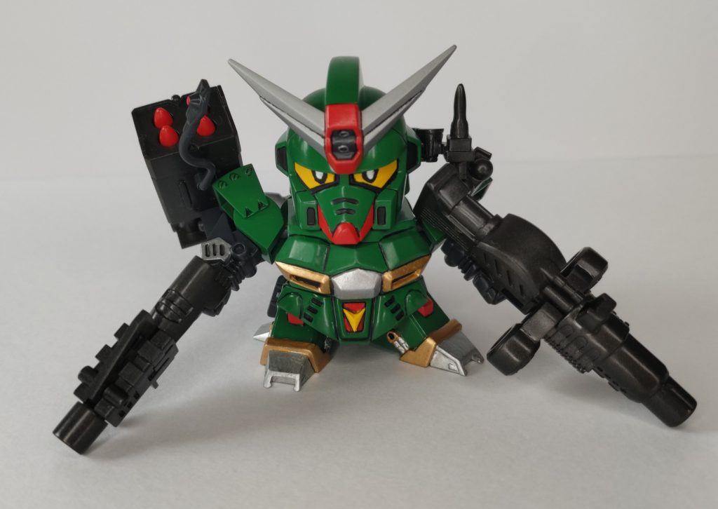 標準武装自分が持っていた元祖SDは黒かったような、と思い調べてみたら、元祖SDではノーマルのコマンドガンダムと、ヘヴィウェポンコマンドガンダムがあるんですね。　　　　　　　　　　　　　　　　　　　　　　　　　　　　　　　　　　　　　　　　　　　　　　　　持っていたのはヘヴィウェポンの方でした。　　　　　　　　　　(表記がヘヴィとヘビー両方ありましたが、武器のNCヘビィガンと昔持っていた元祖SDがヘビィ表記なのでこちらにしておきます)