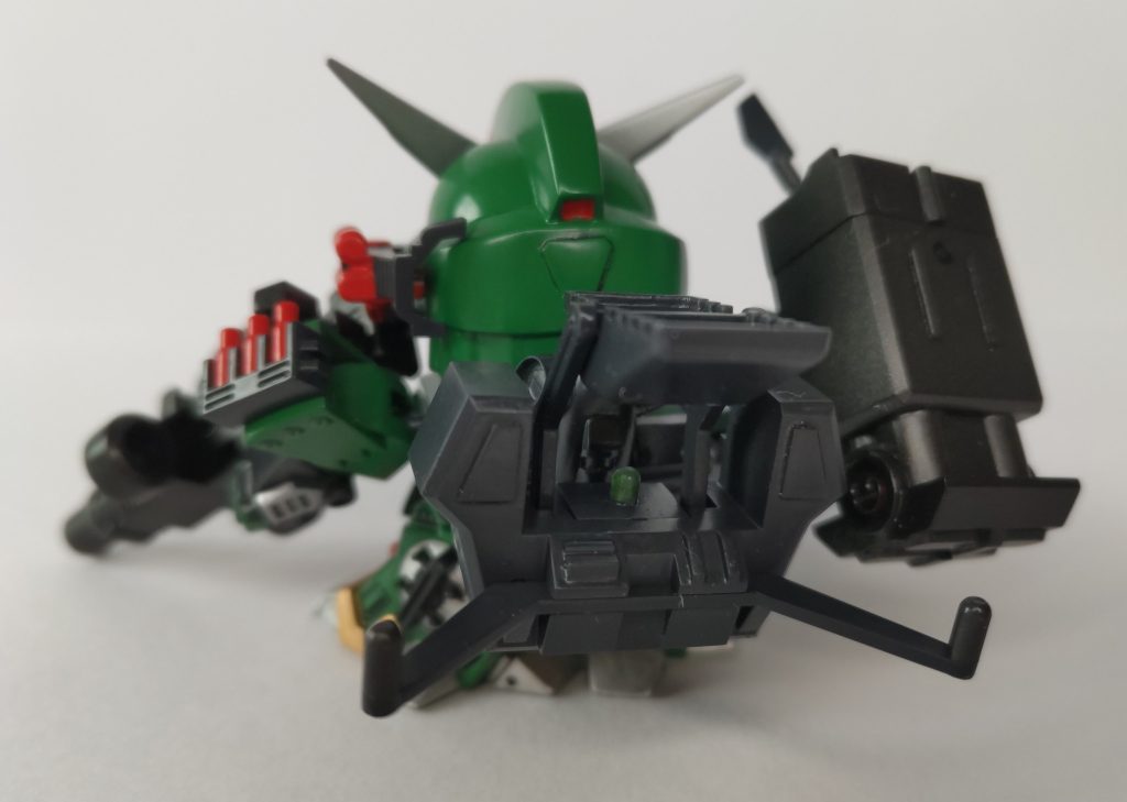 カラーリングはノーマルとヘビィウェポン、どちらにしようか迷いました。　　　　　　　　　　　　　　　　　　　　　　　　　　　思い入れもあり、カッコイイと思うのは黒と赤のヘビィウェポンの方なのですが、今後の事も踏まえてノーマルにしました。さすがに、このシリーズをリペイントしようとは思えなかった･･･