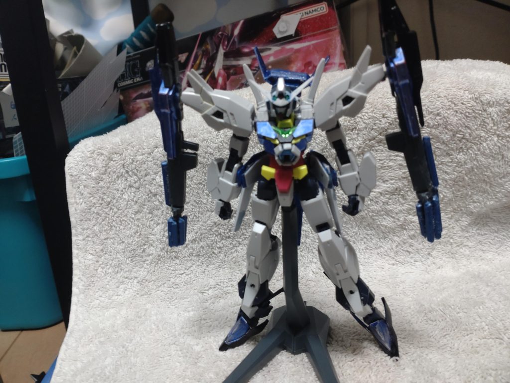 肩・手首・脚部はジュピターアーマーを使い、AGEマークやバレット部分はダブルバレットのパーツを使いました。（足部分は煌・ギラーガの足パーツ）