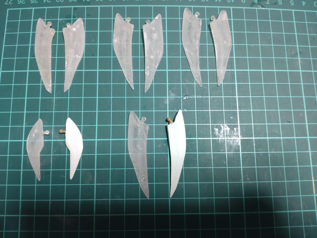 1番大変だったのがこの爪の複製。おゆまるを使ってレジンで複製しました。一応一つ一つの指を若干のバリエーションをつけて削り込んでます。実はデスティニーSpecIIとライジングフリーダムのクリアーカラーを同時進行して作っていました。順次投稿します。ご覧頂き有り難う御座いました。