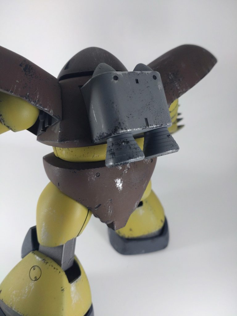 背面。ドライブラシをワザと雑にかけて、使用感を出しました。