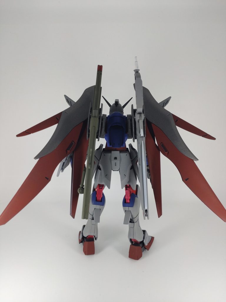 背面。関節はプライマリーメタリックレッドの上に蛍光レッドを吹いてます。