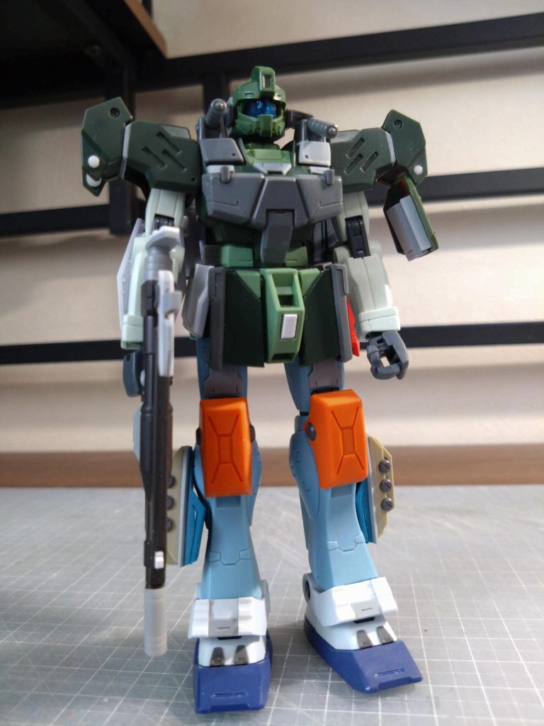 塗装前画像。ヒートナイフホルダーの左肩部分はプラ板で製作。