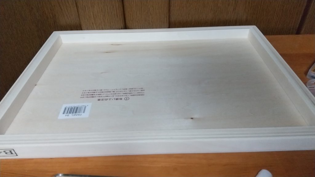 土台もAmazon!これを黒く塗り、アルミホイルを敷いてその上にジオラマ用の水を入れています。