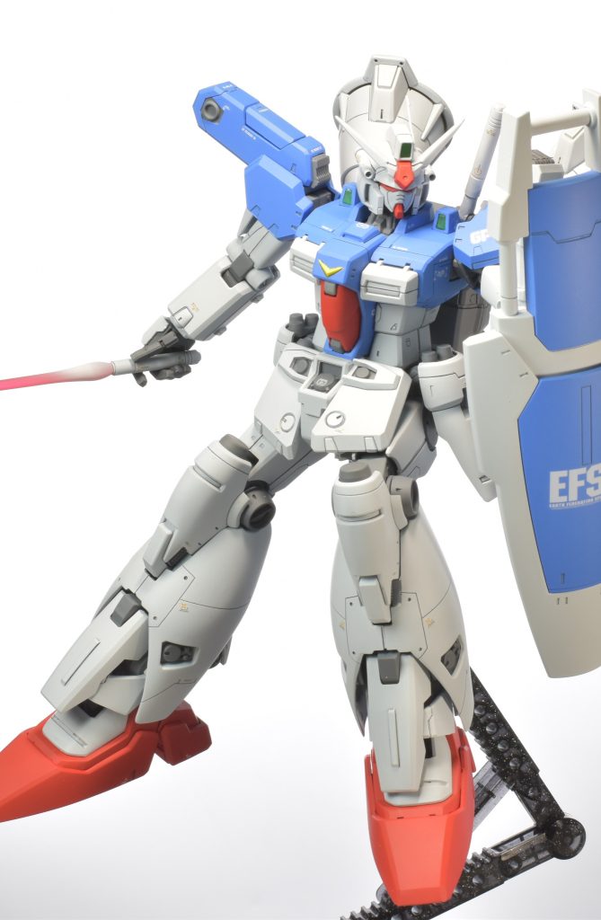 ハンドパーツは握り拳、通常開き手、サーベル持ち手を制作。サーベルは絶対この角度で持たせたかったので満足しています。