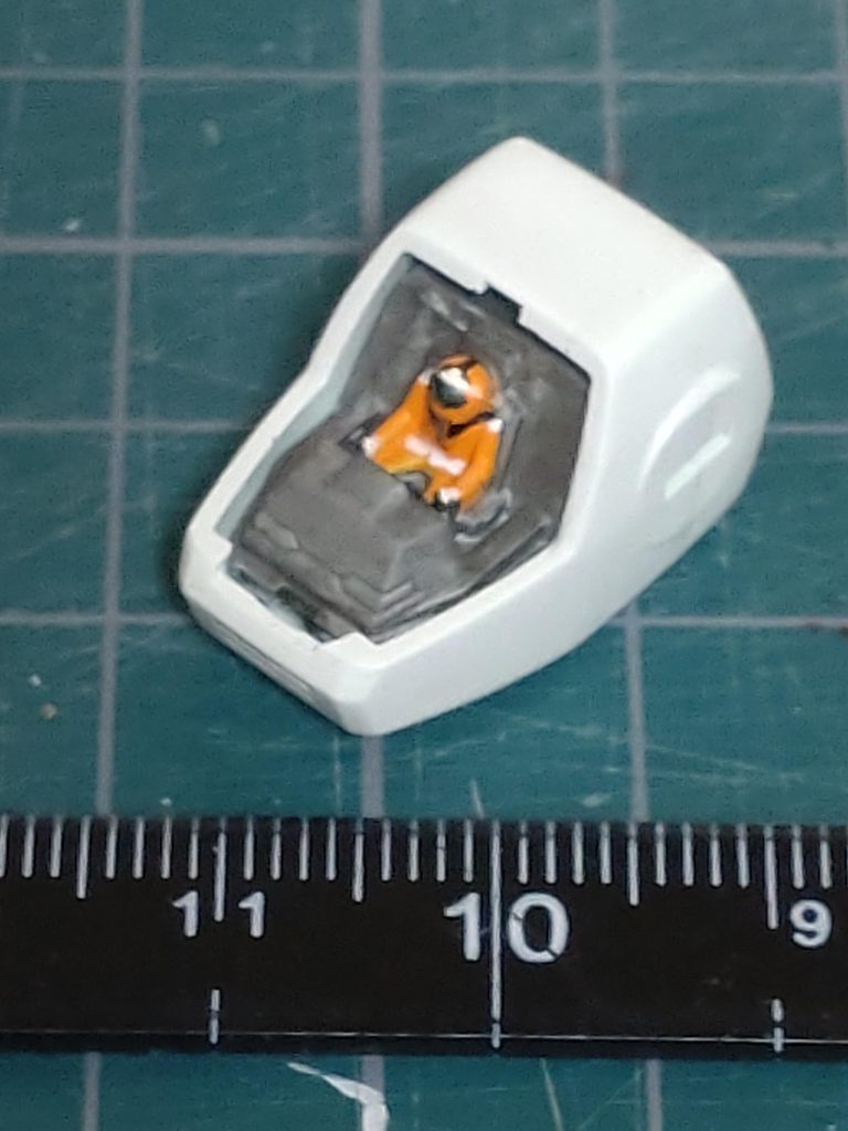 老眼にムチうって筆塗り