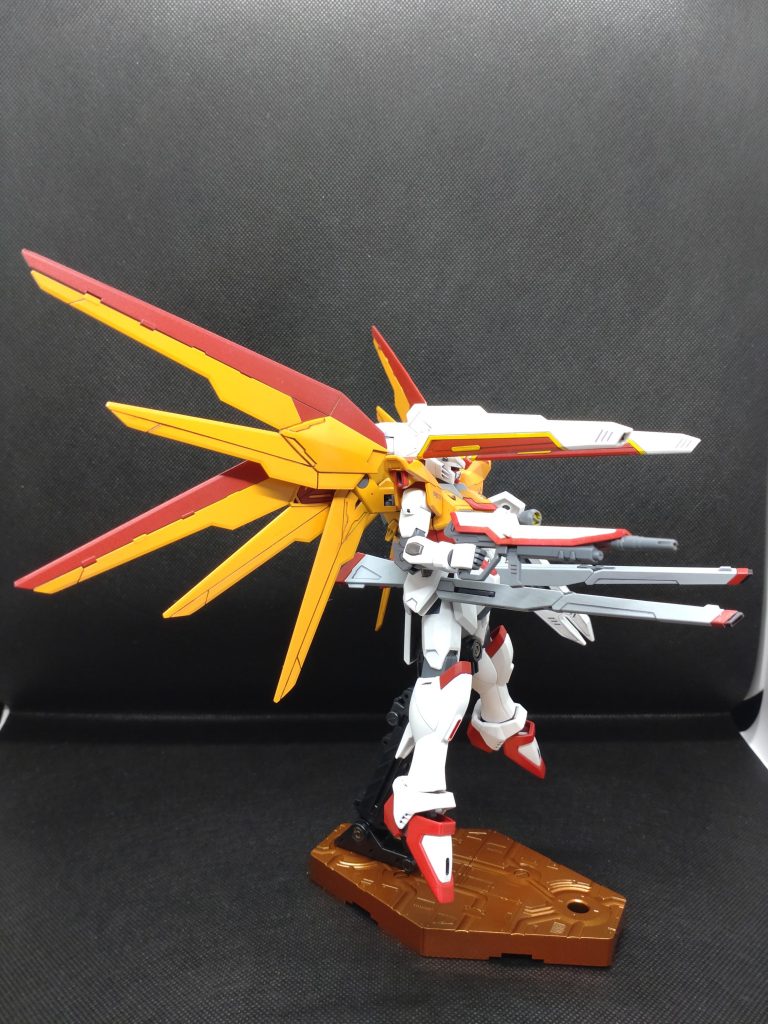 アクションベースは2000番までヤスって黒サフ→メタリックオレンジで塗装しました。