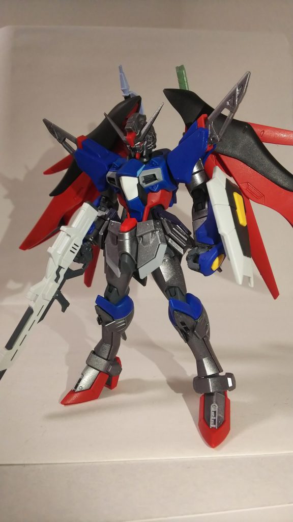 カラーリングはspecIIをイメージして塗装。他はデスティニーガンダムをイメージにして塗装しました。