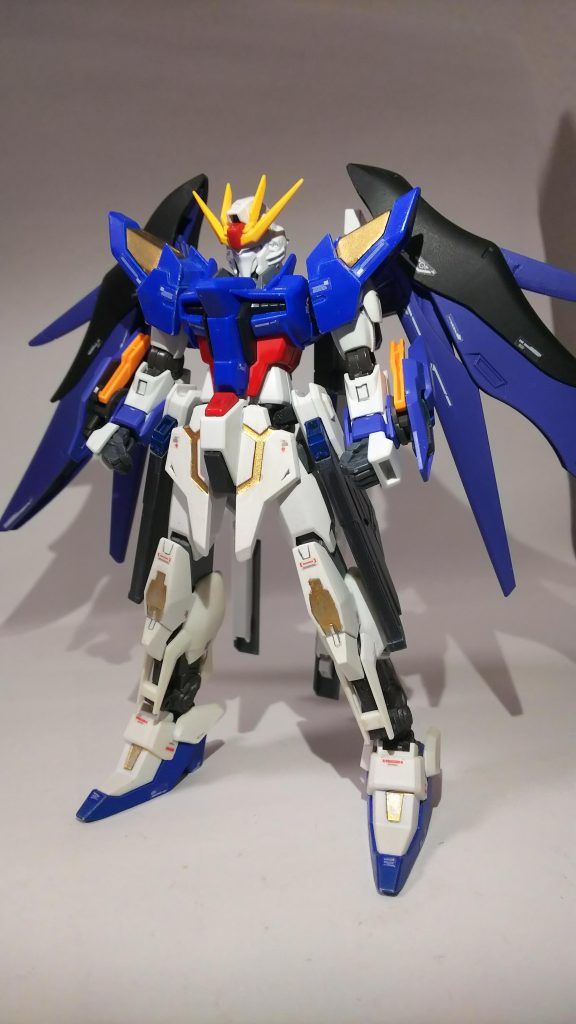 見た目はオルタナティブガンダムゼロブレイヴと変わりないが、腕が新たにエタニティーブレスが装備されている。このエタニティーブレスはビームライフルの代わりとして使用可能。本機にビームライフルがないのも全てこれがあるため。
