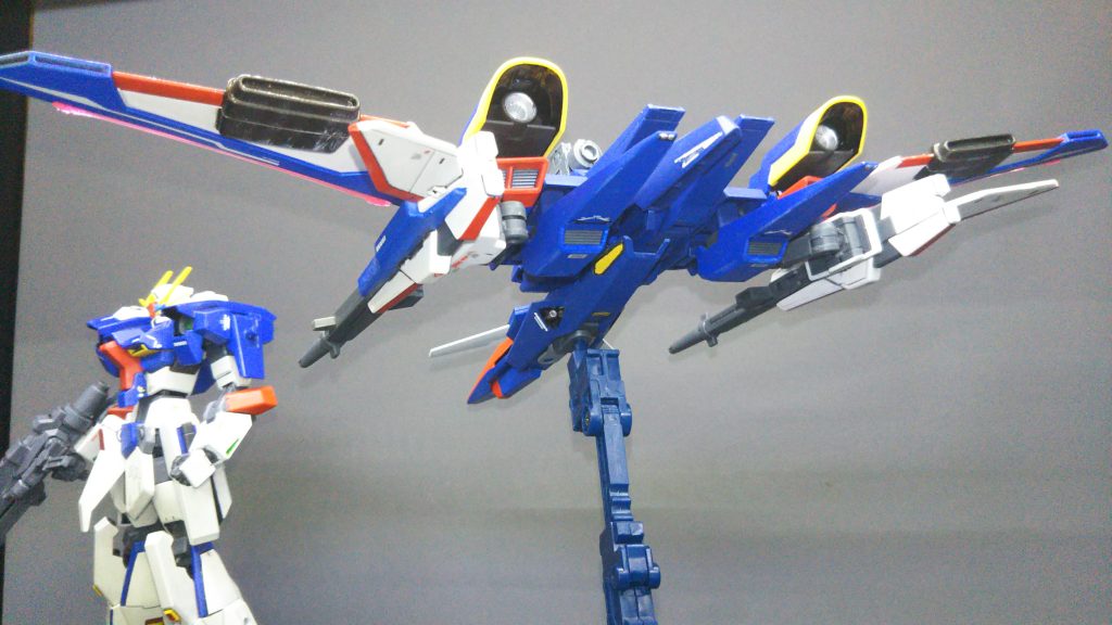 移動時は上に乗る事も可能だが、合体変形した方が速度は速い。