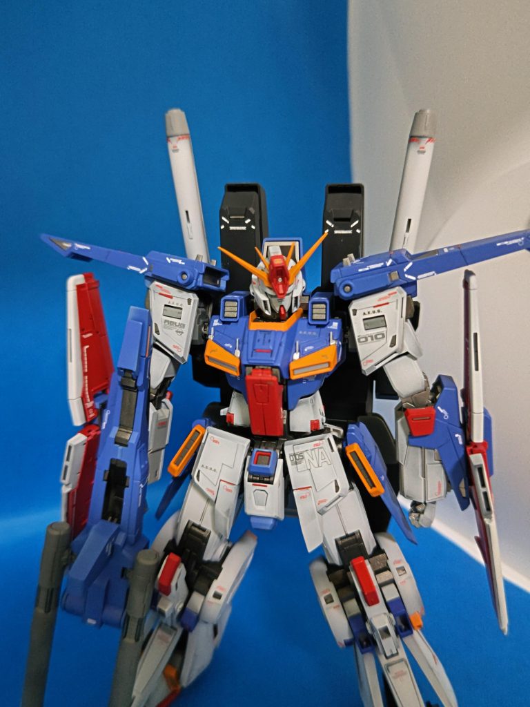 フロントアーマー、ヒザパネル加工凹凸出し各部スジ彫り入れ