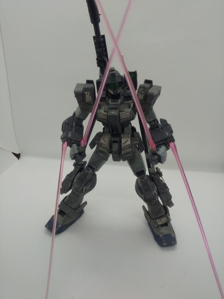 ビームサーベル4刀流。