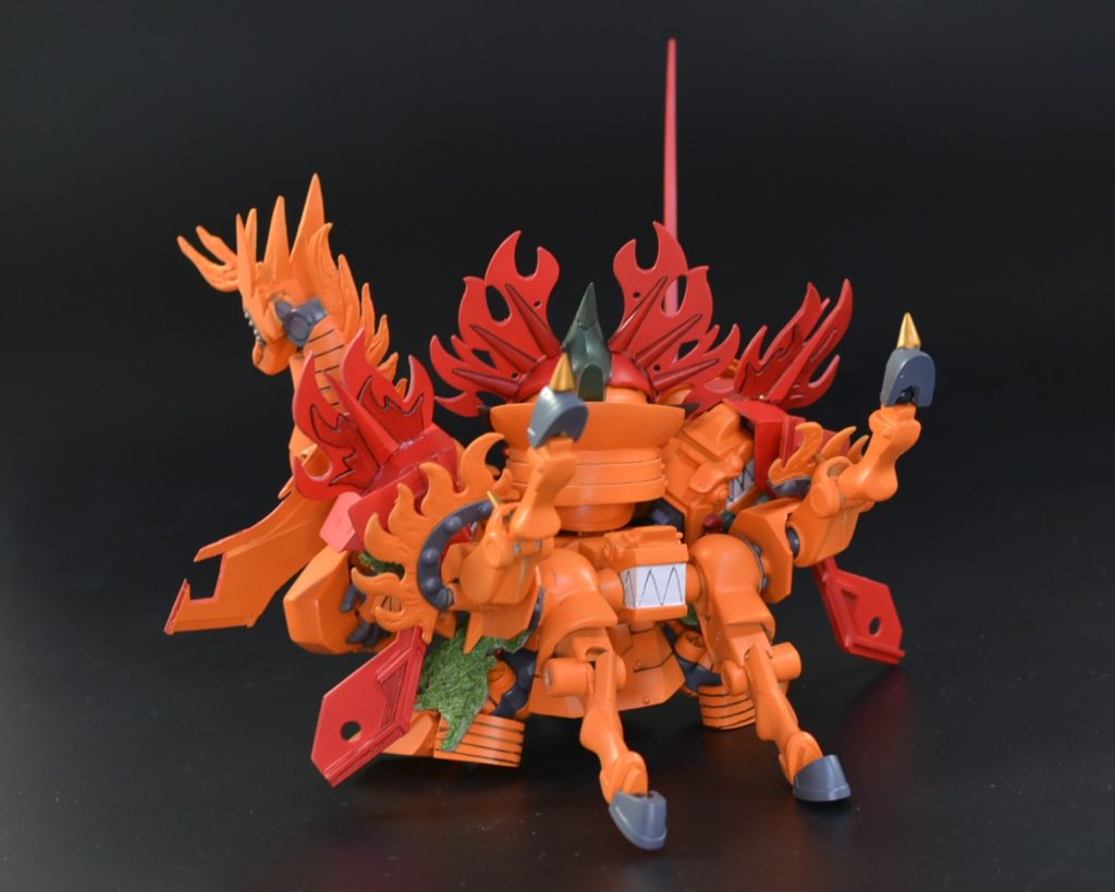 烈堂馬虎は残らず装着しています。胴体は四枚卸しで肩のクロスへ脚は背面へ(本当はX字にしたかったが無理だった)頭~は馬頭琴へ変形。