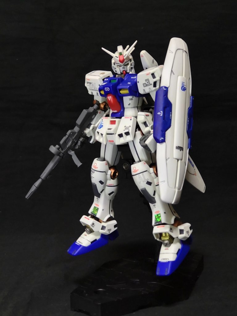 シールドの取り付け角度も変えてます。