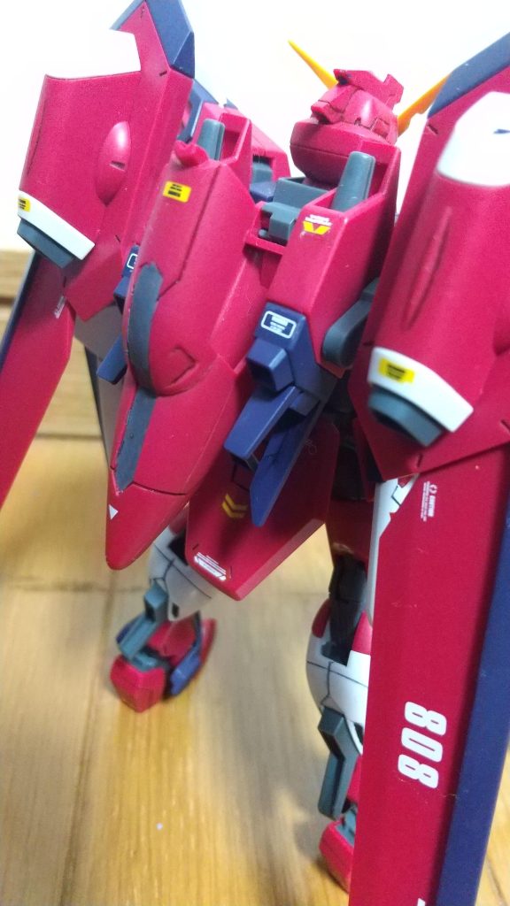 背面アップ。バックパックとふくらはぎに少し合わせ目が出るので、消しています。