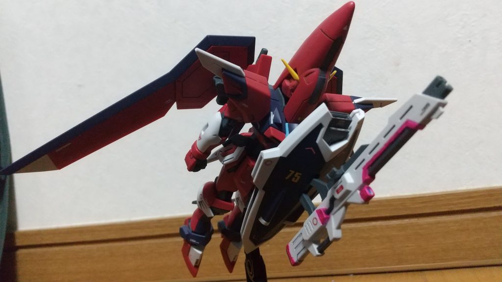 MA形態を裏側から見るとこんな感じです。シールドで隠れるせいか、思ったよりカッコ悪くないです。ご覧いただきありがとうございました。