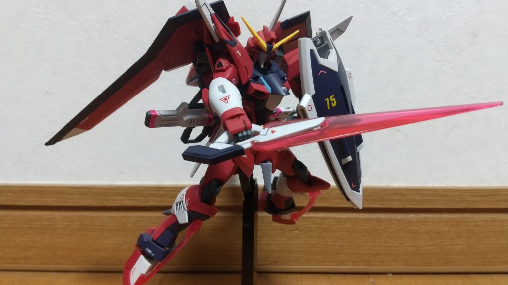 ヴィーゼルナーゲル ビームブーメランとカルキトラ ビーム重斬脚。ジャスティスはやっぱり近接武装が似合います。