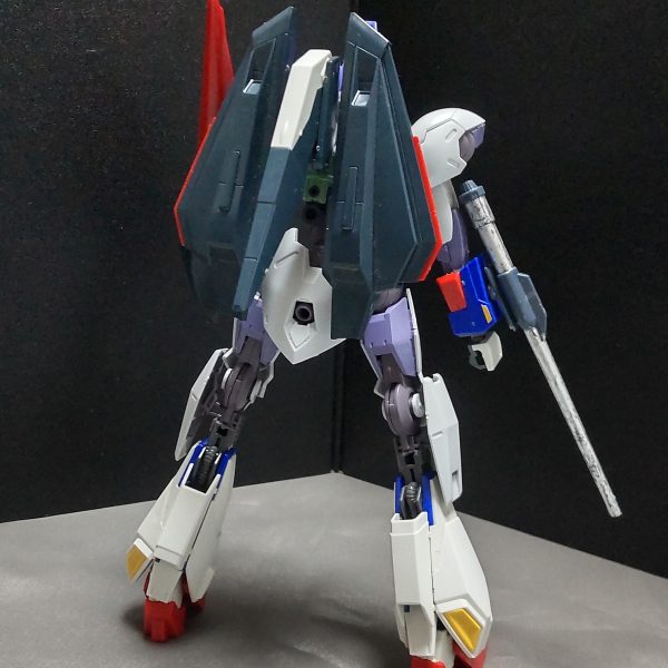 ミカエリスとZガンダムとのミキシングを制作中です。※因みにミカエリス作品は6体目です。今回の作品のイメージはエルガイムmk2です。その為、可変出来るようにしてみようという感じで試しに作ってみました。武装もヘビーメタルの物を装備させてます。後は変形する事で、プローラー形態にさせるように出来ます。脚部の圧倒的可動範囲の広さがあるからこそ出来るものになってます。※正座もできるぞ！あとはカラーリングをどうしようかな。エルガイムmk2みたいにグレー寄りにしようかな。（2枚目）