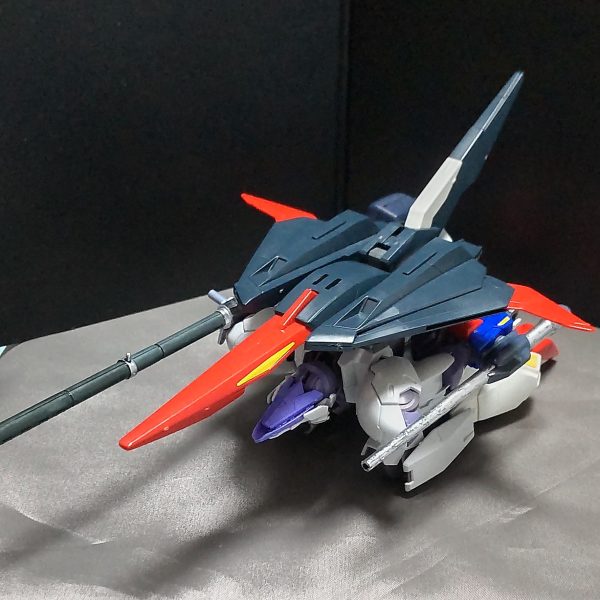 ミカエリスとZガンダムとのミキシングを制作中です。※因みにミカエリス作品は6体目です。今回の作品のイメージはエルガイムmk2です。その為、可変出来るようにしてみようという感じで試しに作ってみました。武装もヘビーメタルの物を装備させてます。後は変形する事で、プローラー形態にさせるように出来ます。脚部の圧倒的可動範囲の広さがあるからこそ出来るものになってます。※正座もできるぞ！あとはカラーリングをどうしようかな。エルガイムmk2みたいにグレー寄りにしようかな。（5枚目）