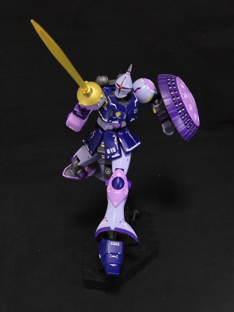 可動箇所が多いので色々なポージングができます。