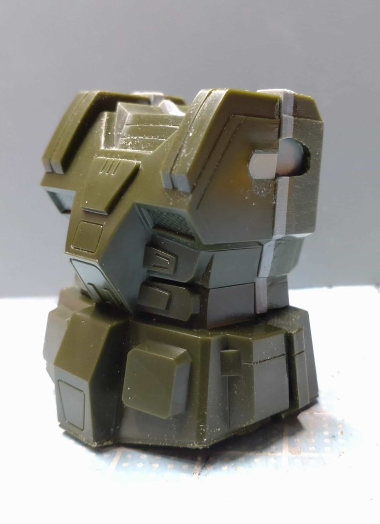 胴体が薄い印象なので腰から上だけ2mm厚みを足しました