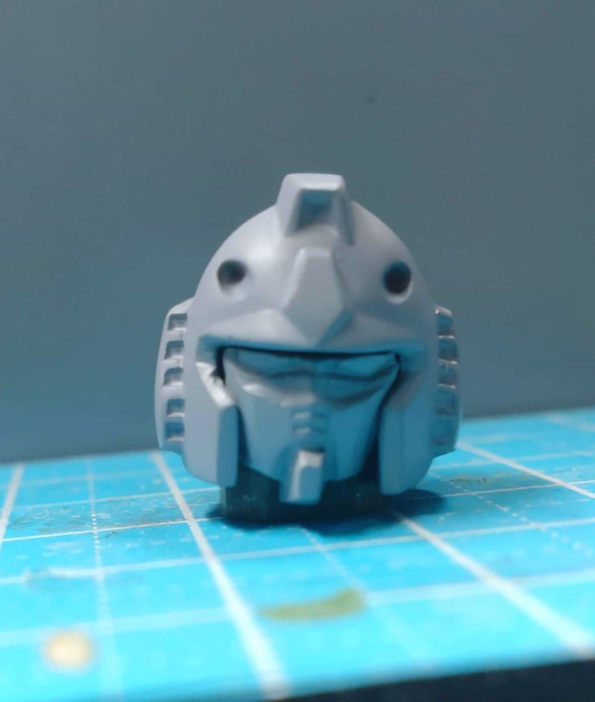 マスクをいったん切り離して目をちょい整形、顎を大きくしました