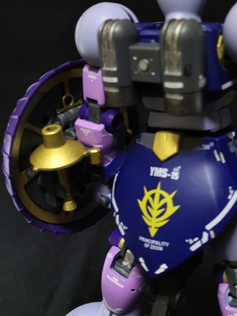 ビームサーベルは、シールドに取り付けできるようにしてます。