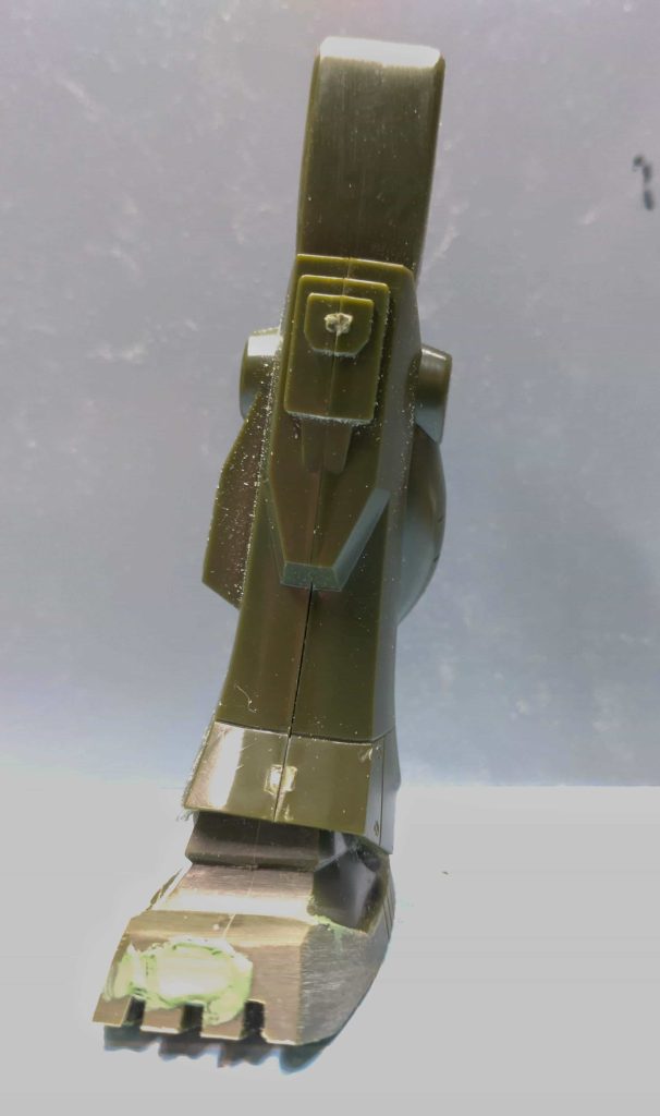 後ハメ加工と足首にボールジョイントを入れました。