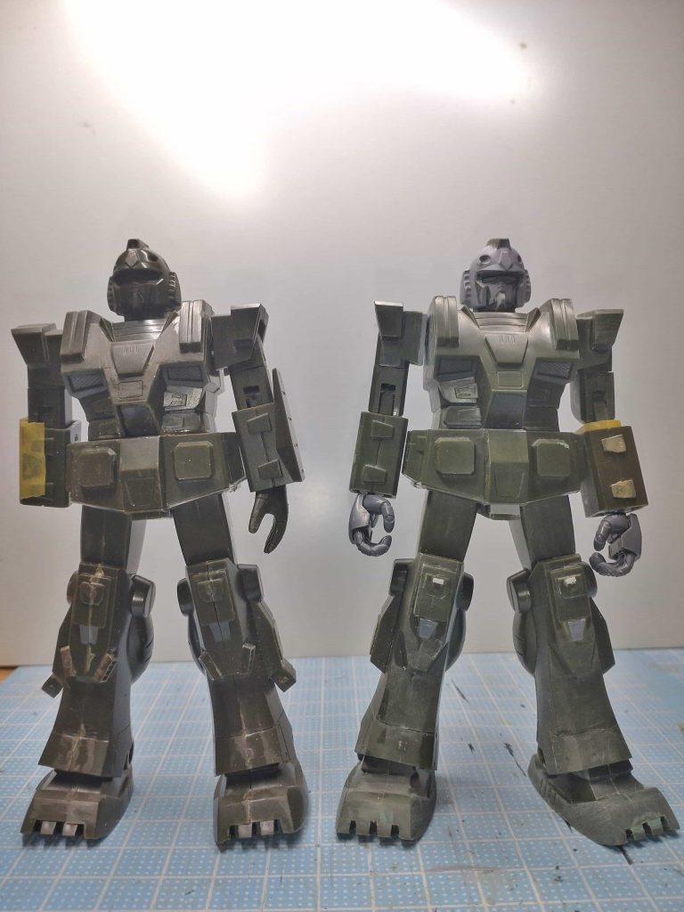 今回キットを2つ使用したので武器を取ったほうを素組して比較