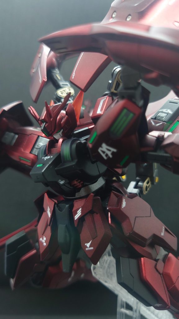 シュバルゼッテかダリルバルデの頭パーツを使おうと思ってたけど余ってたウイングゼロ炎から拝借✋塗装したら少しエピオンぽくなった(・・;)