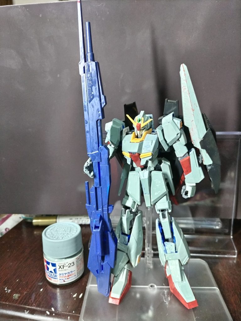 ベース塗装はXF-23