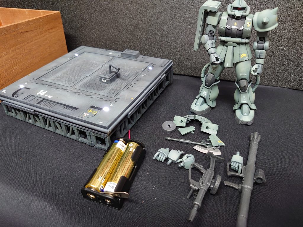 電源は単三2本です