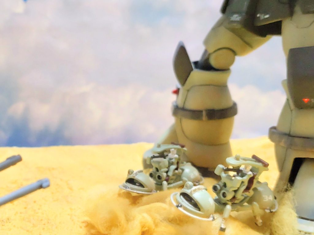 「MS IGLOO2 重力戦線」は、ミリタリー色の強い作品で大好きでした。そして、第2巻はザクと61式戦車がメインのお話で、「HG MS-06 ZAKU THE GROUND WAR SET」をジオラマで仕上げて、作品世界に入りたいと思って制作しました。「HG量産型ザク」、「1/144  61式戦車5型」、「1/144 ワッパ」を、週末、家族スケジュールの合間を縫って、何とか完成しました。昨年の11月に作業開始しましたが、なかなか制作する日程が取れず、少しずつ地道に積み上げて行きました。(詳細は、制作ストーリーをご覧になって頂くと嬉しいです)【作品詳細】