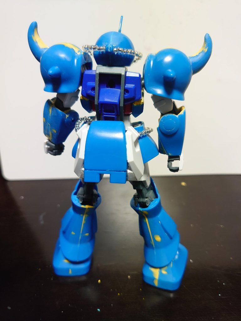 バックパックはストライカーパックを装備するときには腰に移動させます