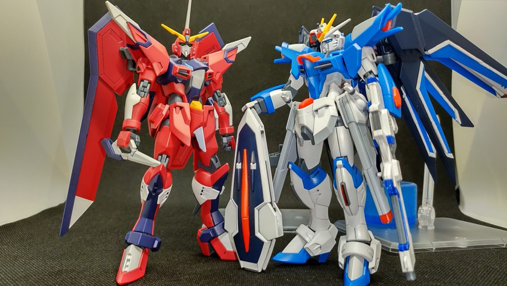 キービジュアル再現。···を、目指して。ライフリのウイングをこの位置にすると、重心が崩れまくるので後ろで支えてます。あと、イモジャのリフター位置はキットでは再現不可かと。