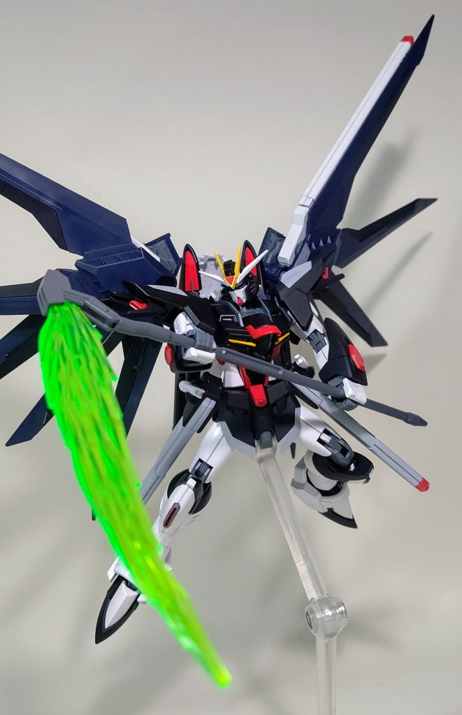 ガンダムラヴファントムのビームカマを持たせてみましたやはり黒いガンダムには大鎌が似合うと思います