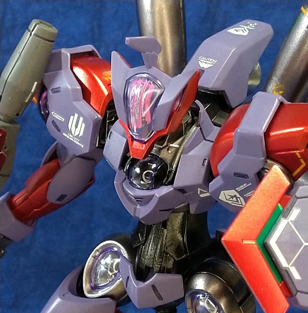 ヘッド内部は、蛍光ピンクとメタリックシルバーで塗り分けています。