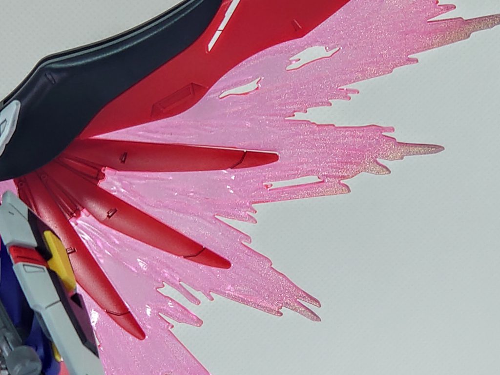 光の翼は流行りのトランザムホロレッド申し訳程度にシャープ化しましたあとどうでもいいんですがメイン画像のポーズが光魔法カッコいいポーズみたいでフフッてなりました。